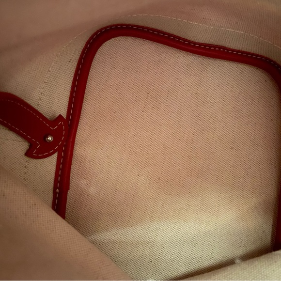 Authentic and Brand new Goyard Petit Bucket Bag in red color. Dust bag & papers - Picture 4 of 10